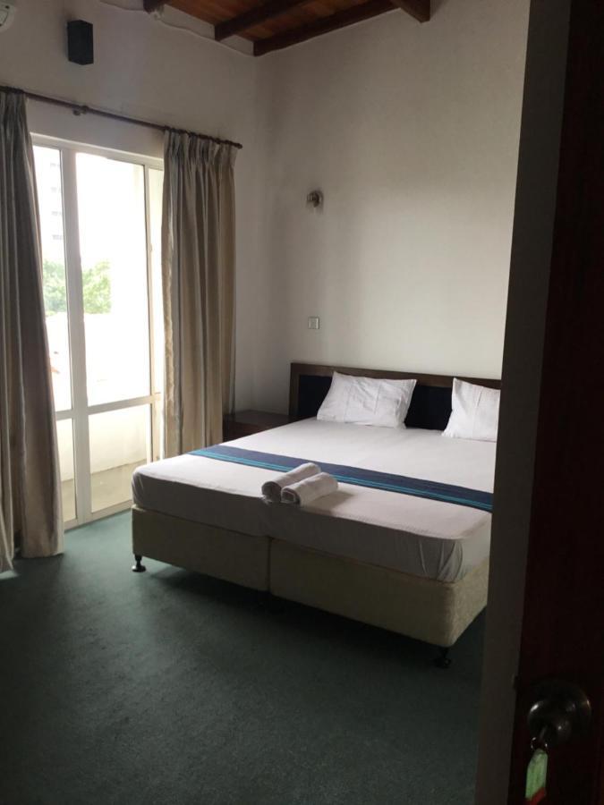 West Inn Colombo Extérieur photo