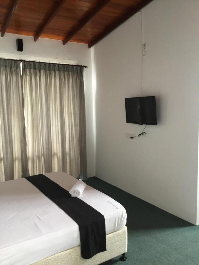 West Inn Colombo Extérieur photo