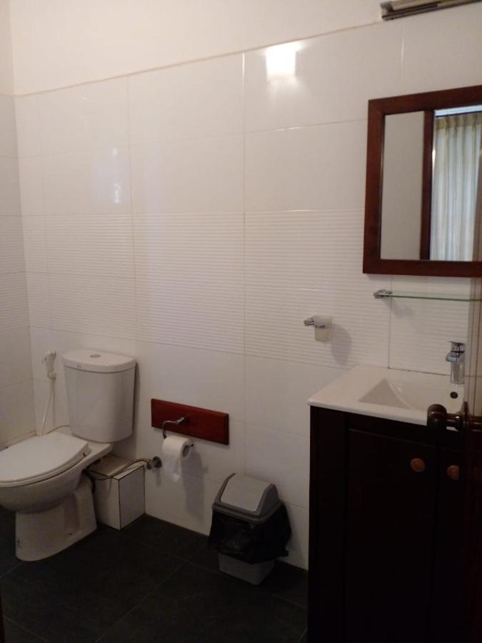 West Inn Colombo Extérieur photo