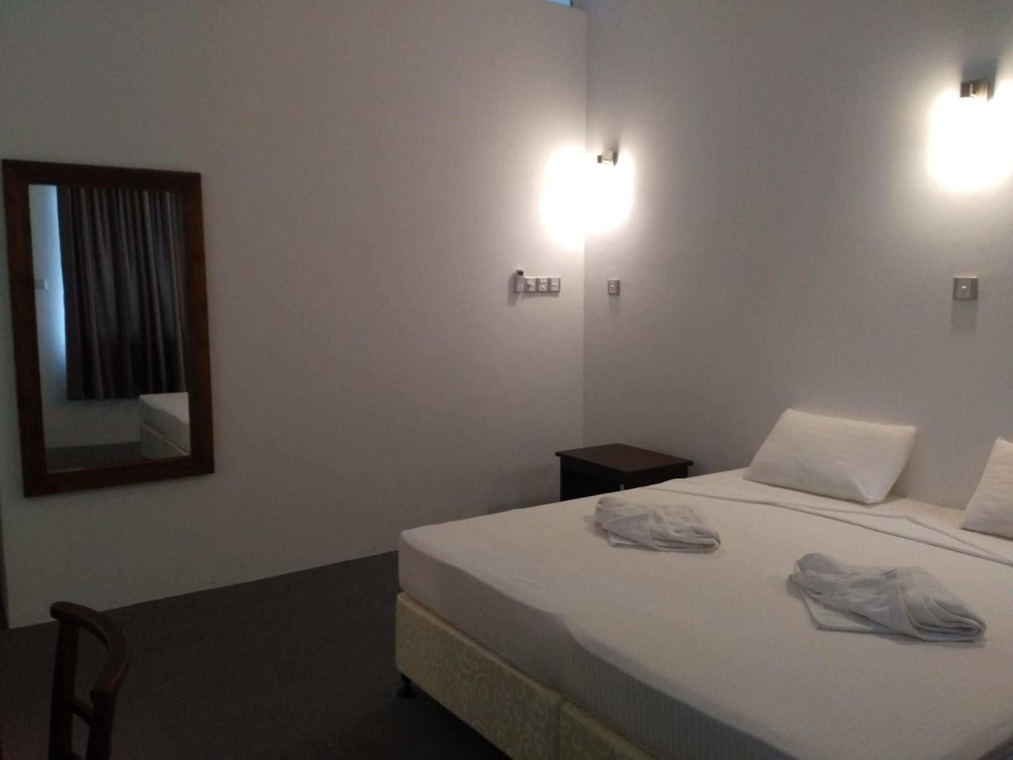 West Inn Colombo Extérieur photo