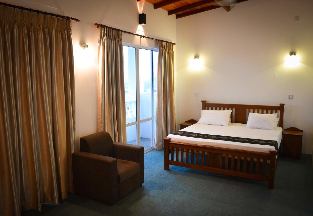 West Inn Colombo Extérieur photo