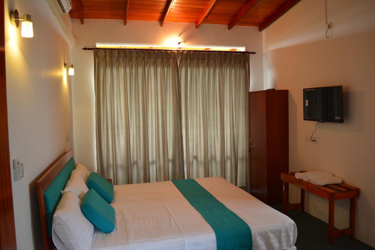 West Inn Colombo Extérieur photo