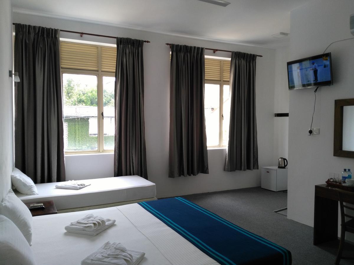 West Inn Colombo Extérieur photo