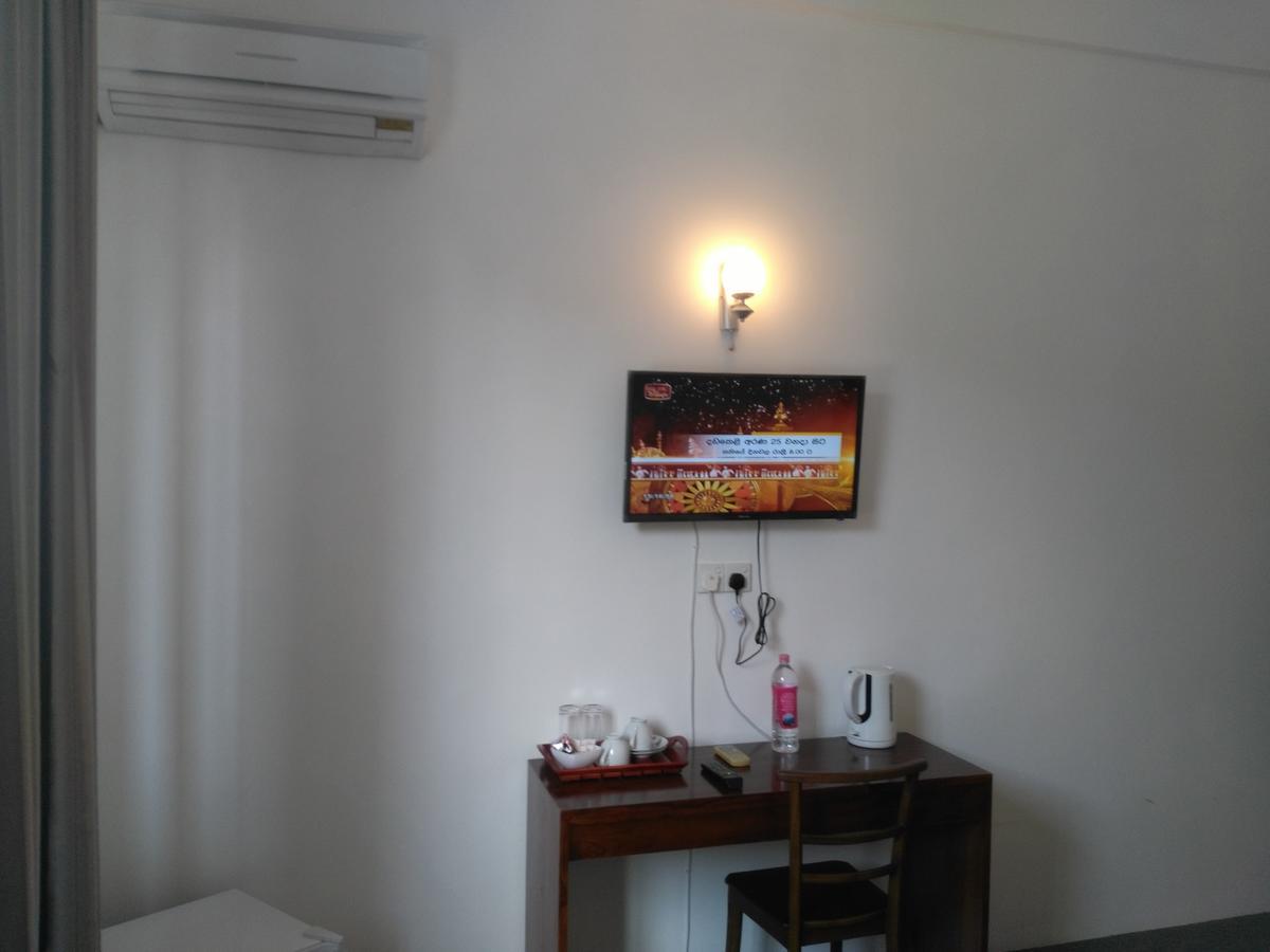 West Inn Colombo Extérieur photo